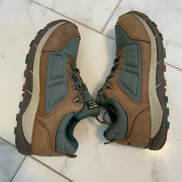 LL Bean, women’s 8, green canvas and brown leather outdoor hiking sneaker low - Picture 6 of 8